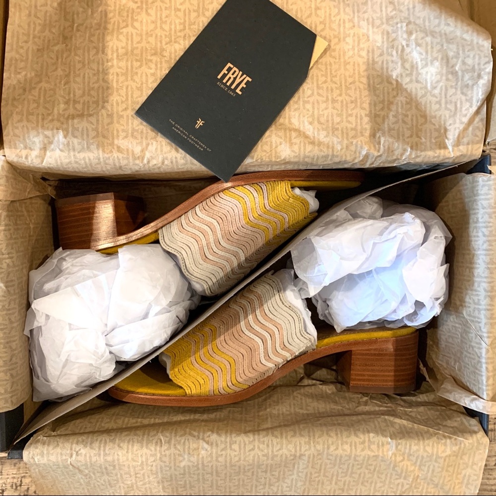 NIB! FRYE “Cindy” multicolored suede mules - Picture 5 of 13